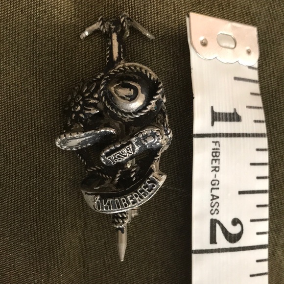 🍻Vintage KW Oktoberfest Pins - Picture 5 of 13